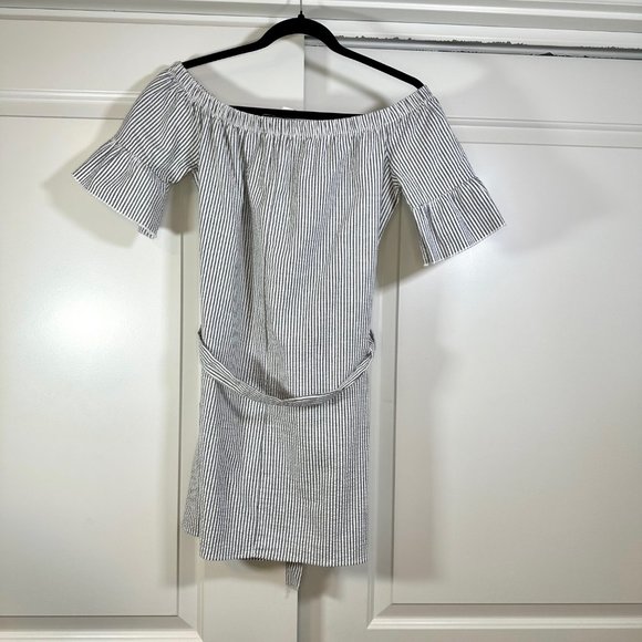 Off Shoulder Pinstripes Gray & White Dress - Large - Picture 2 of 8